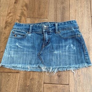 Abercrombie &. Fitch Blue Denim Frayed Hem Mini Skirt
